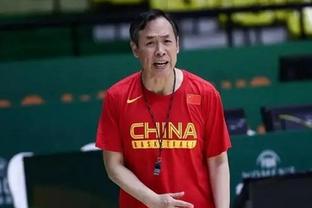 Ma Shang passed by! Zhang Junhao's three-point shot landed with a sprain and injured his ankle. The referee looked back and said there was no foul